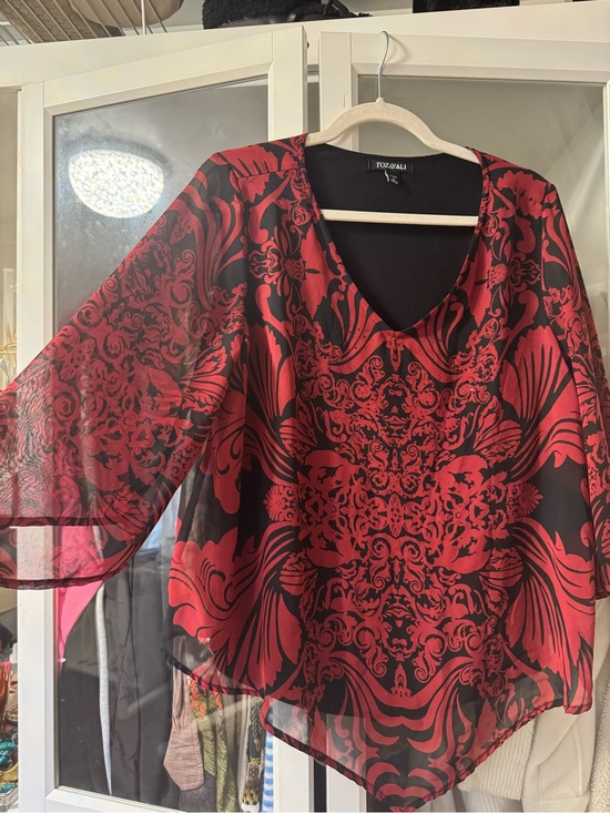 Roz & Ali Tops - Roz & Ali Red and Black V-Neck Floral Scroll Tunic